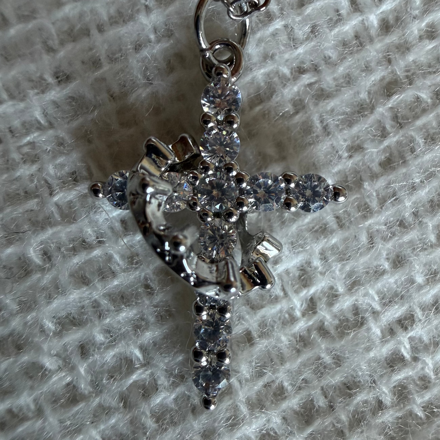 Collier Croix & Couronne Anti-Stress